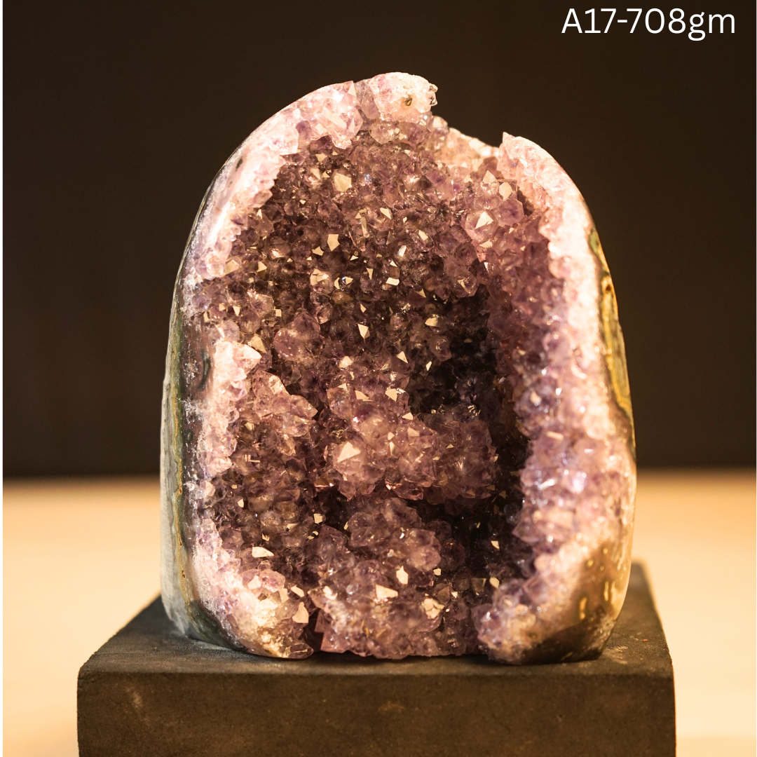 Amethyst Geode-17 - 708 gm-Maitri Export | Crystals Store
