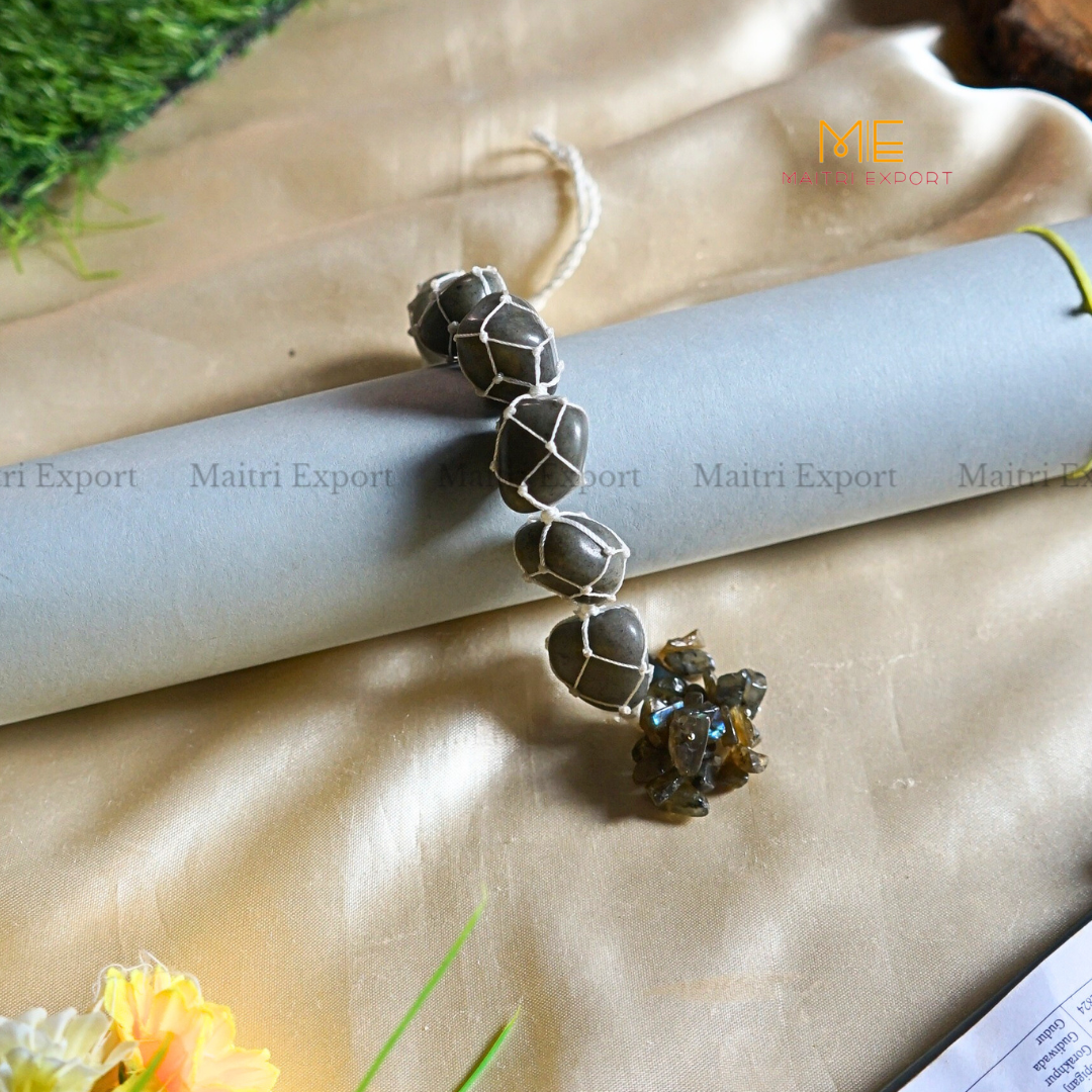 Natural Healing Crystal Stone Tumble Stone with Chips Hanger-Maitri Export | Crystals Store