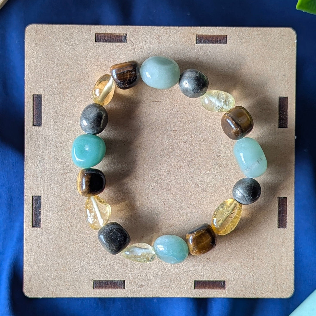 Small Tumble Crystal Beads Bracelet-Money magnet-Maitri Export | Crystals Store