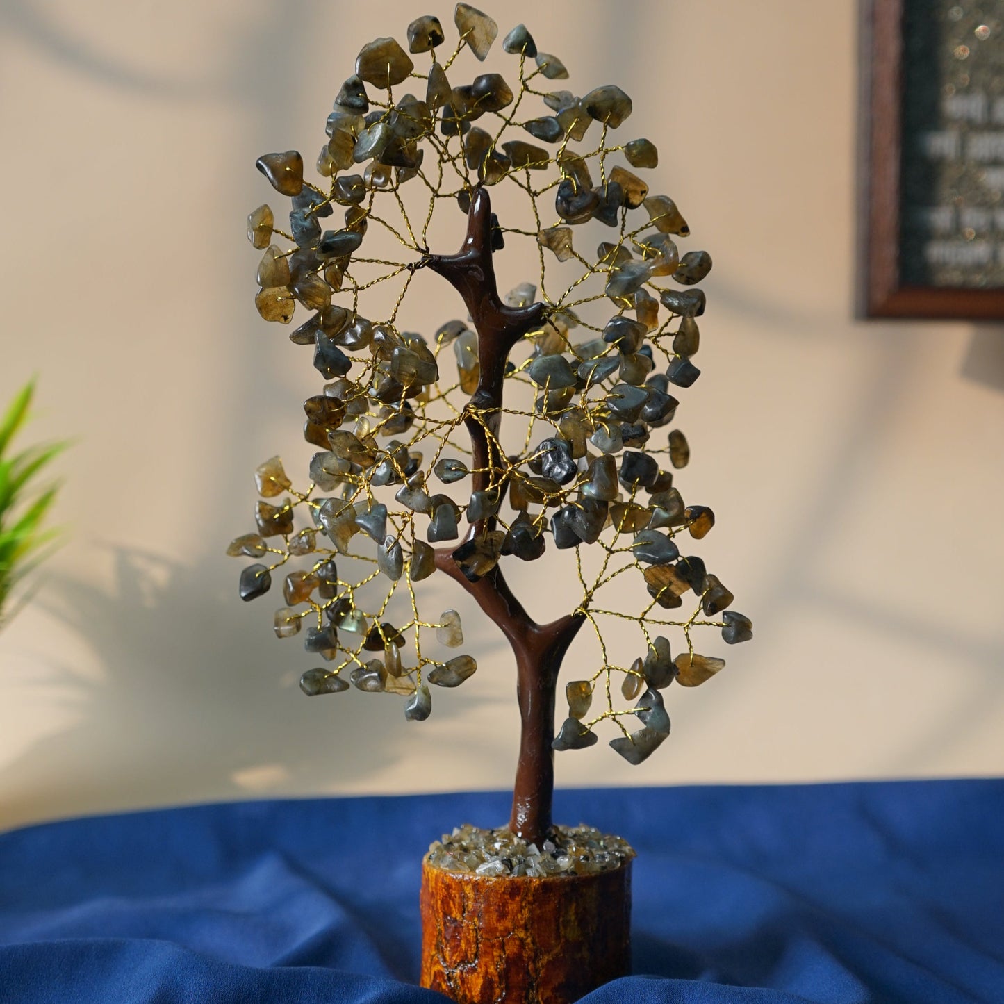 200 beads crystal stone tree-Labradorite-Maitri Export | Crystals Store