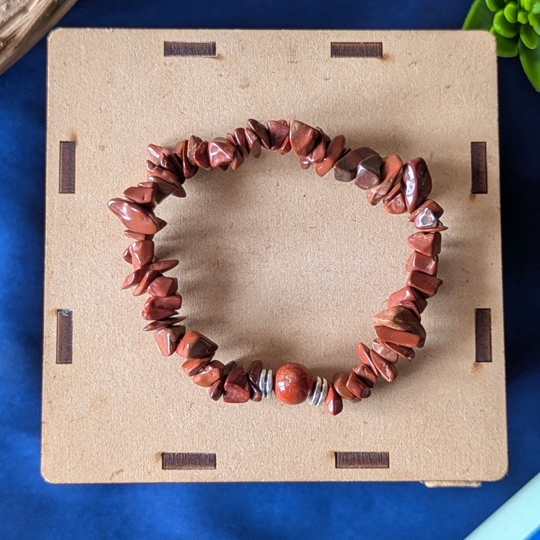 Chips Bracelet with center 8mm beads-Red Jasper-Maitri Export | Crystals Store