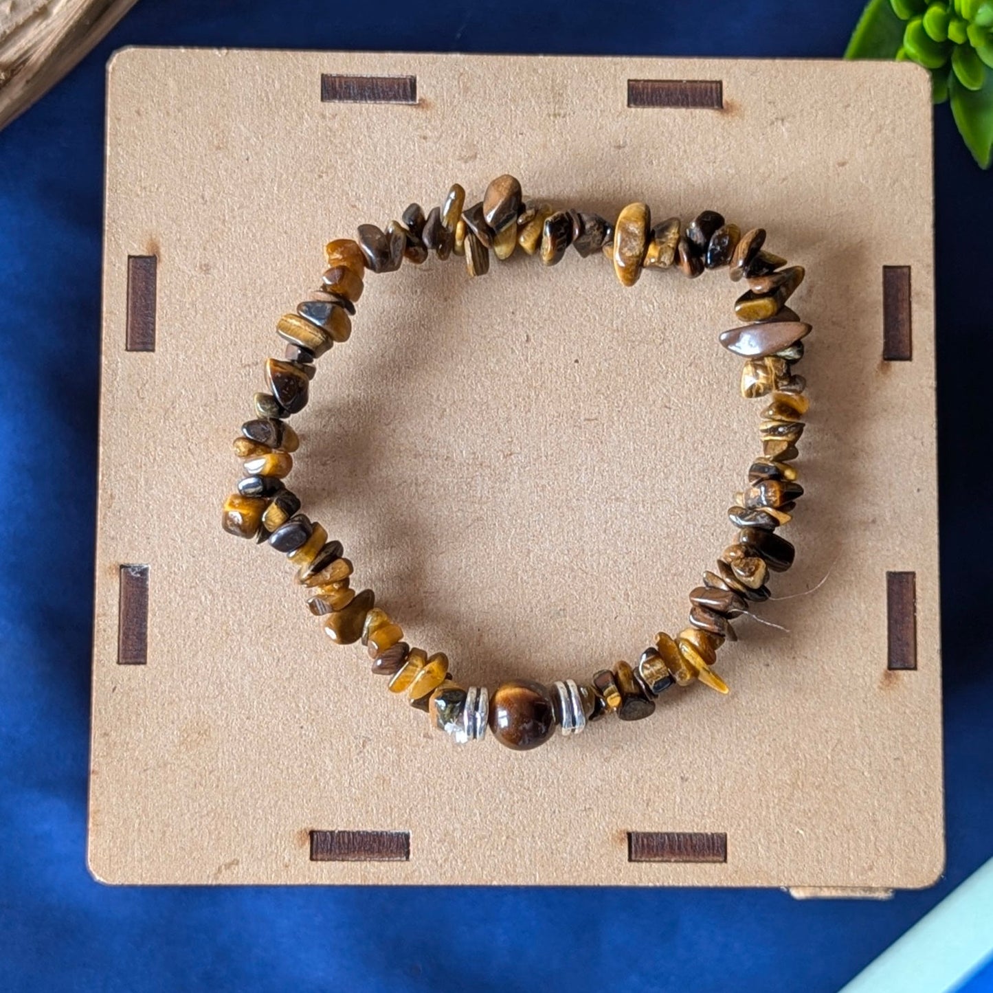 Chips Bracelet with center 8mm beads-Tiger Eye-Maitri Export | Crystals Store