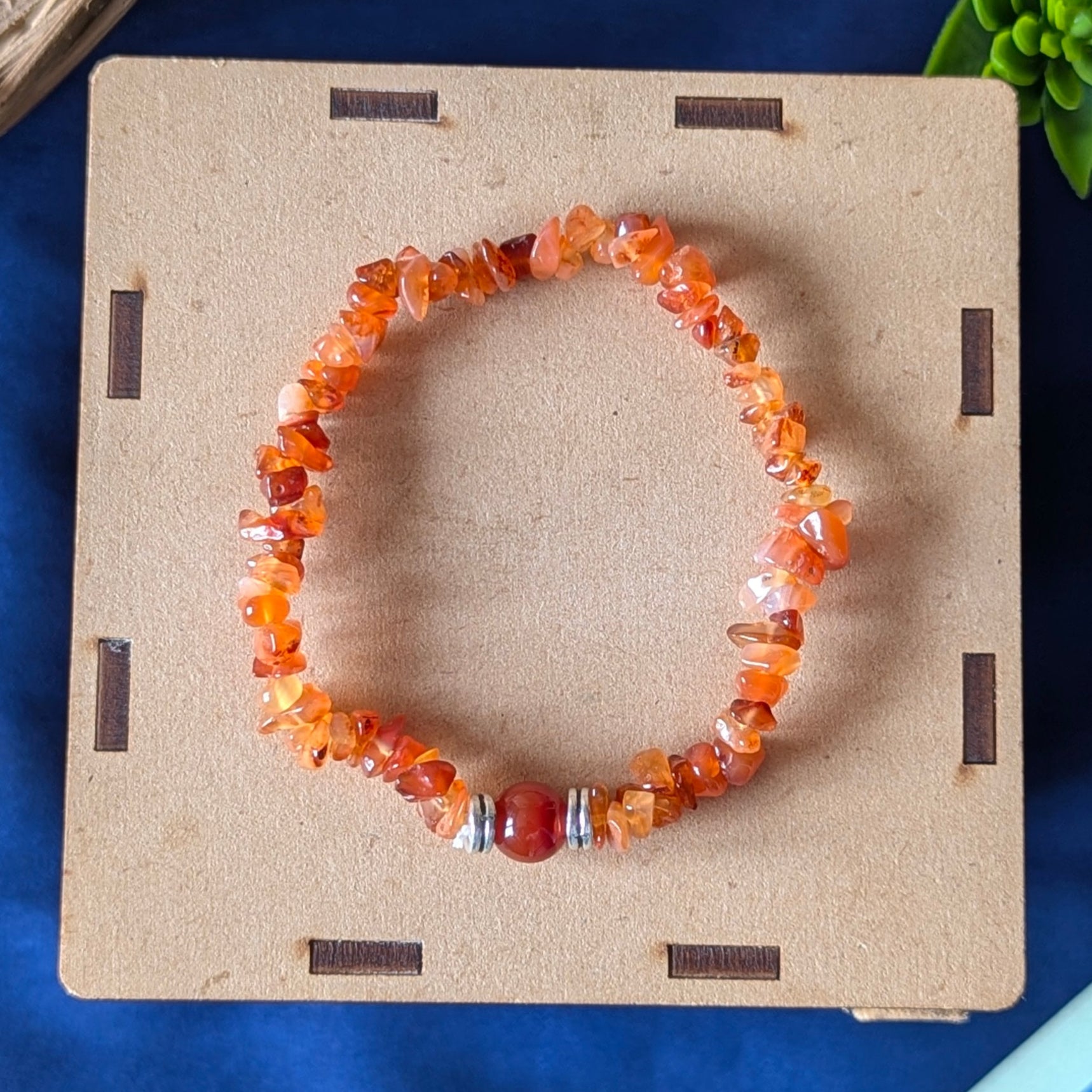 Chips Bracelet with center 8mm beads-Carnelian-Maitri Export | Crystals Store