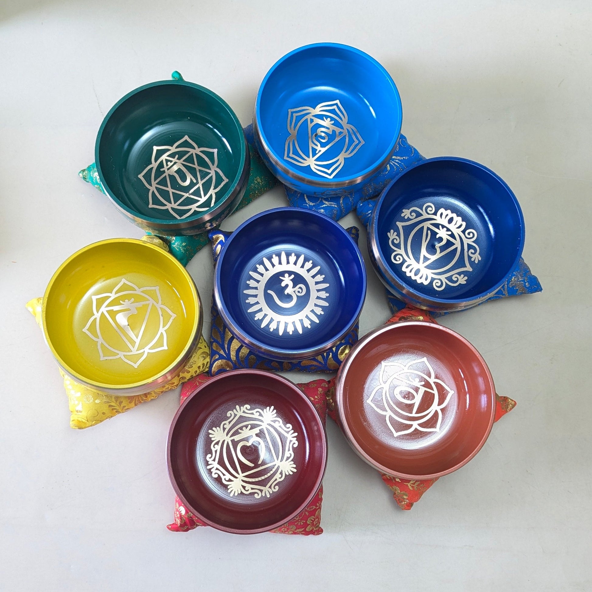 7 chakra Singing bowl set ( 4 inch )-Maitri Export | Crystals Store
