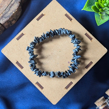 Chips Bracelet with center 8mm beads-Snowflack Obsidian-Maitri Export | Crystals Store