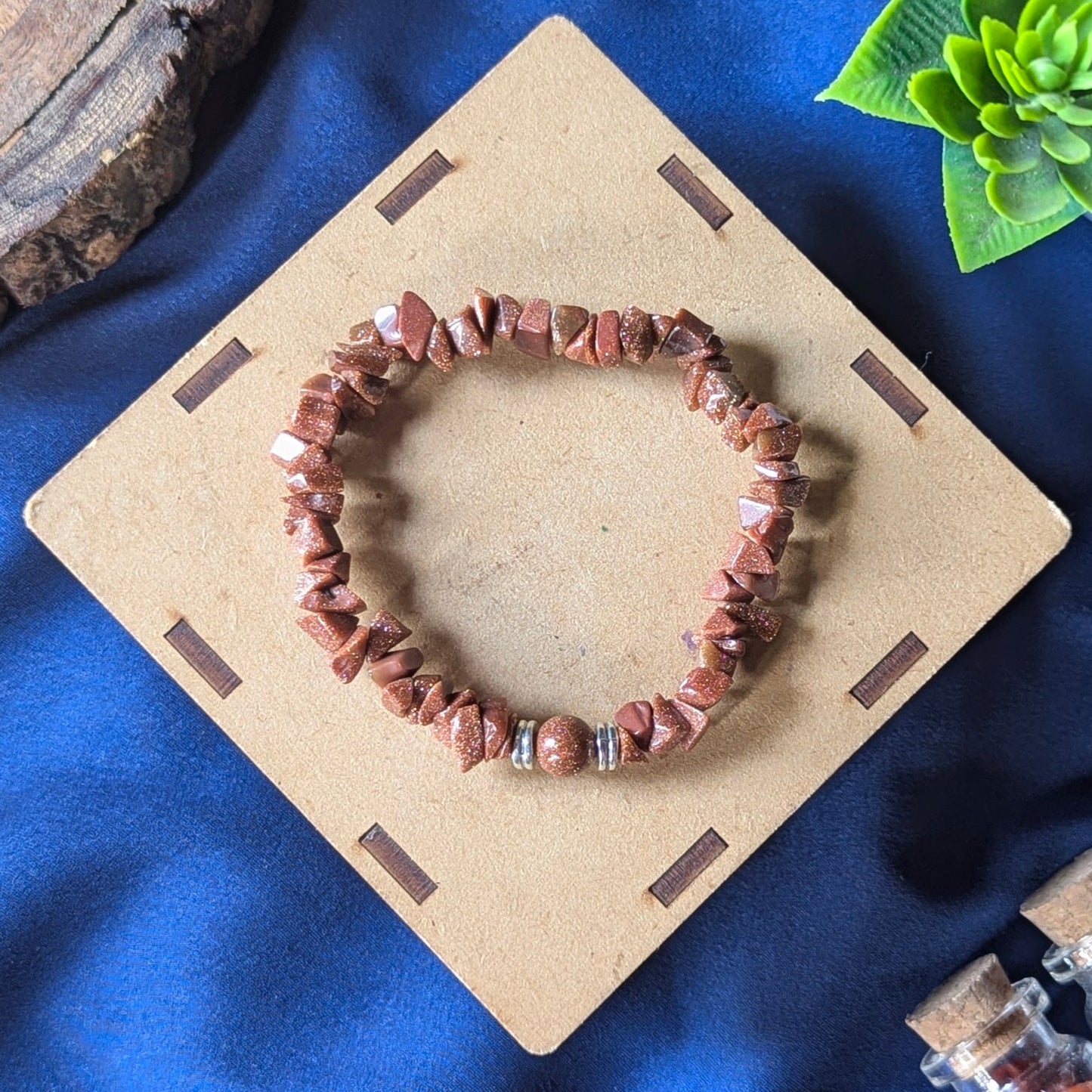 Chips Bracelet with center 8mm beads-Red Goldstone-Maitri Export | Crystals Store