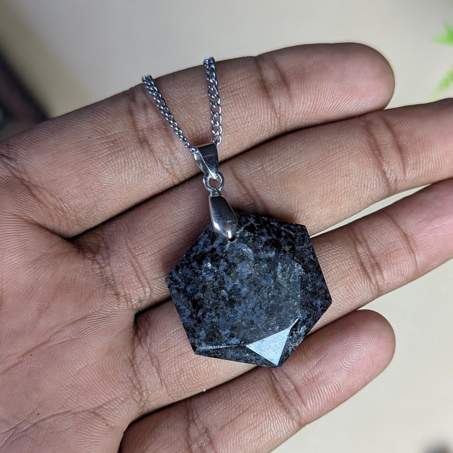 David Star Pendant(25mm)-Larvakite-Maitri Export | Crystals Store