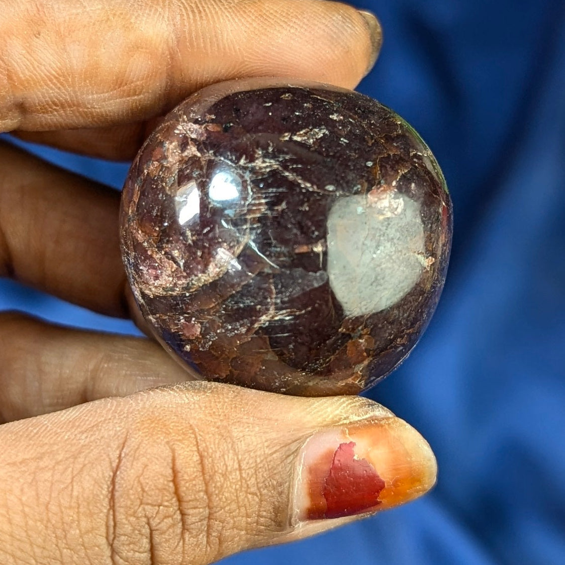 Garnet Natural Crystal Healing Stone Tumble / Pocket Stone-1 pc-Maitri Export | Crystals Store