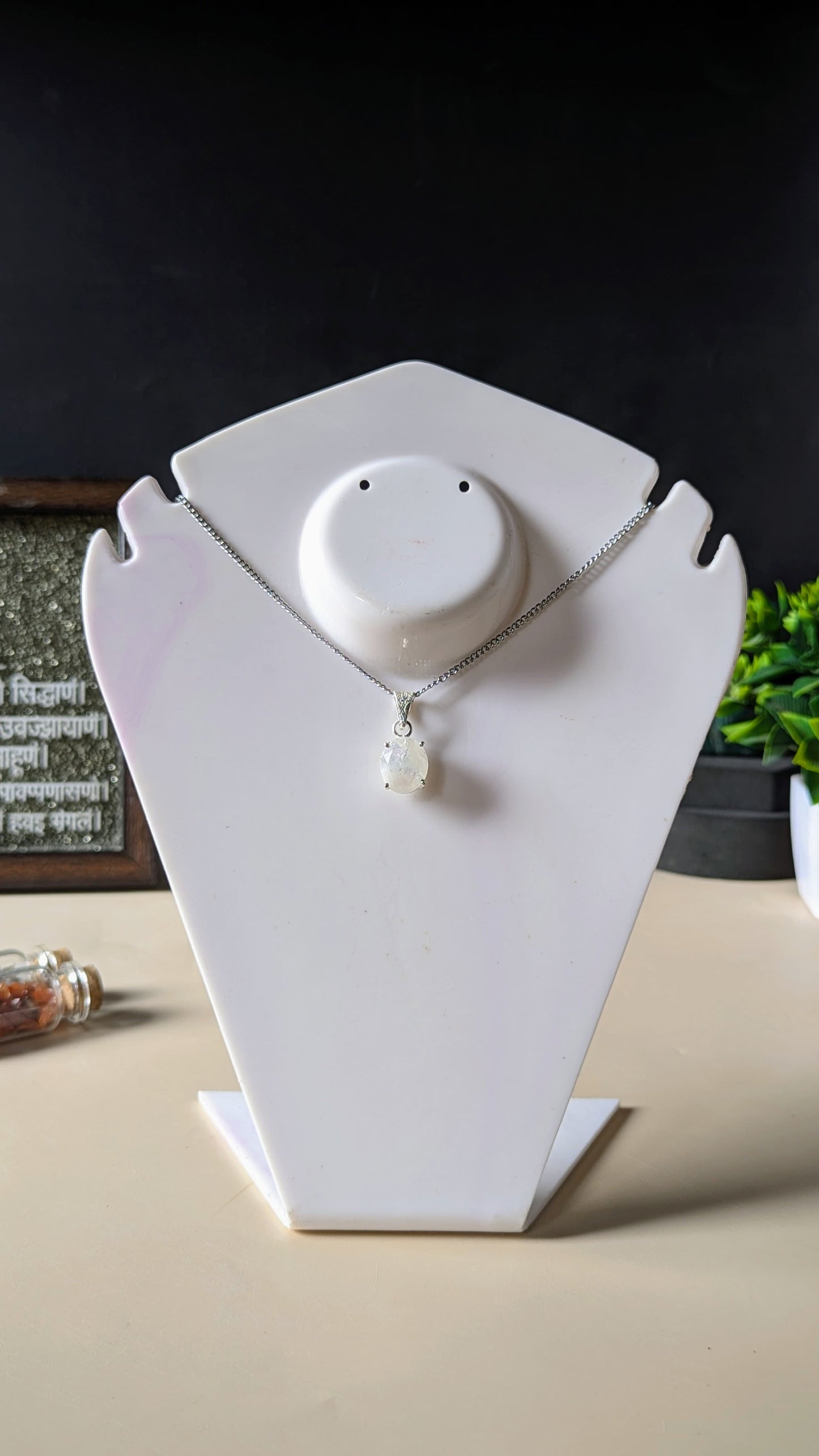 Gem quality anti tarnish Natural healing crystal Oval faceted pendant with rhodium polish-Rainbow moonstone-Maitri Export | Crystals Store
